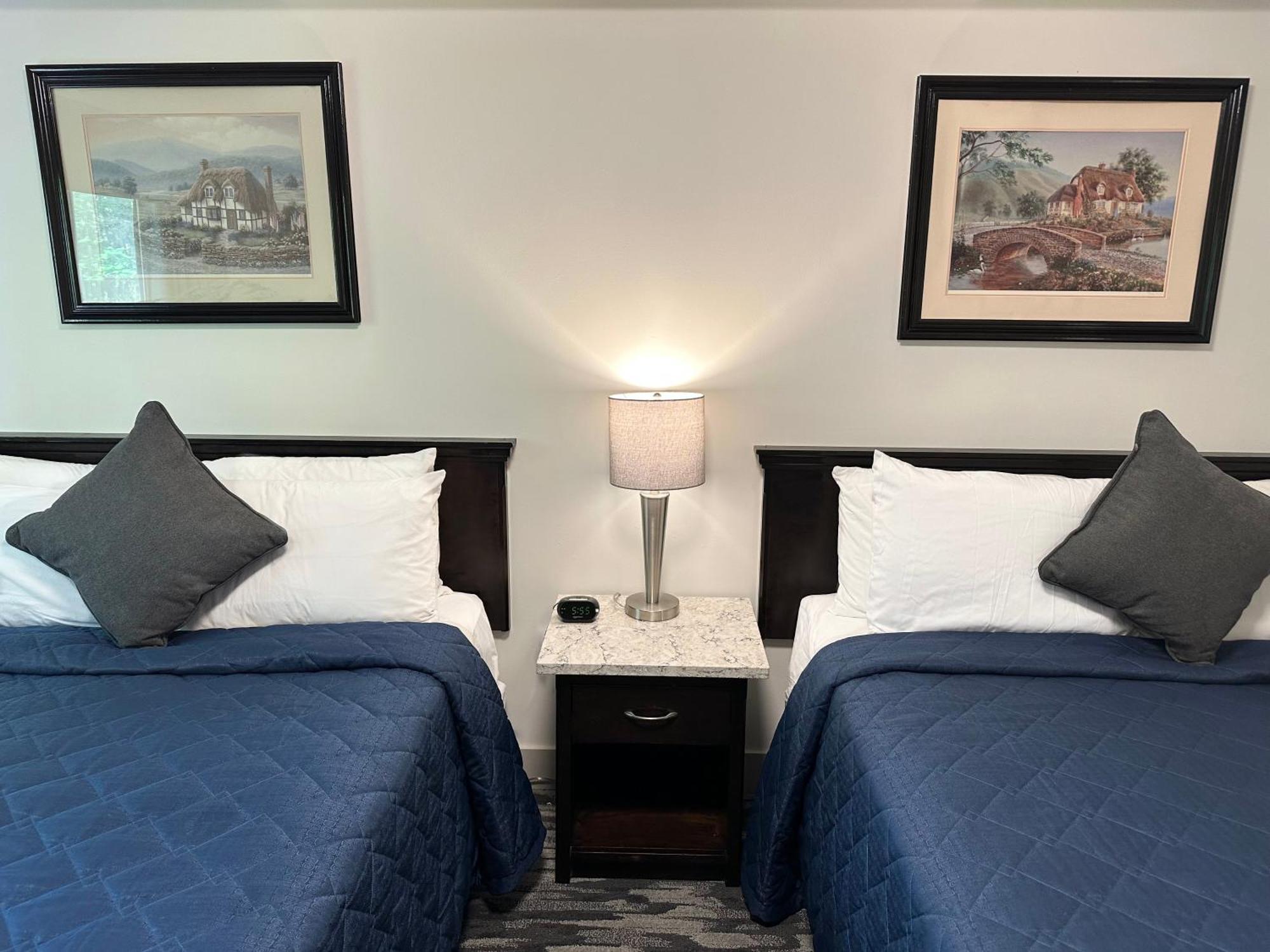 Canadian Hotel 2*